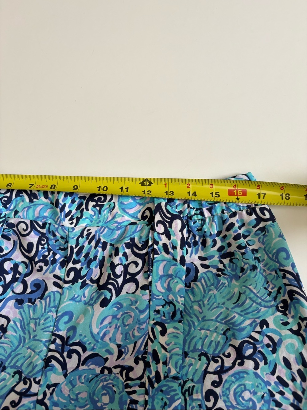 Lilly Pulitzer Mylee Tie Front Shorts Light Aqua Spritz Blue Size 12 *Hem flaw - Picture 7 of 10